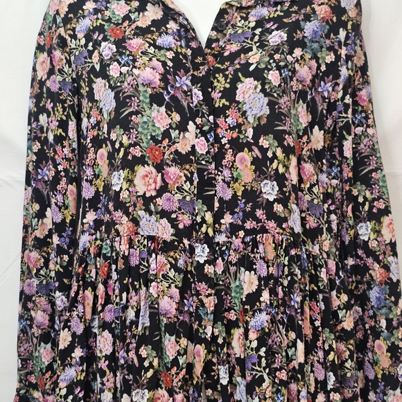 Tuckernuck Multicolor Floral Blouse - Picture 6 of 15